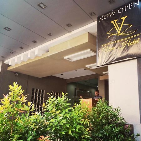 Vive Hotel Makati City Екстер'єр фото