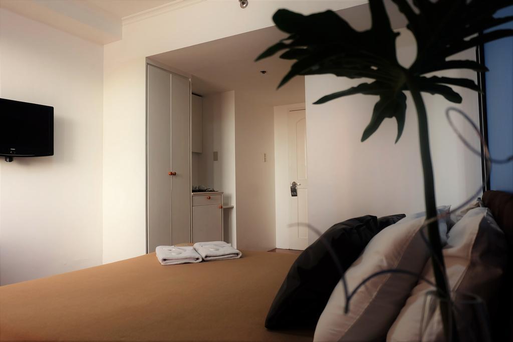 Vive Hotel Makati City Екстер'єр фото