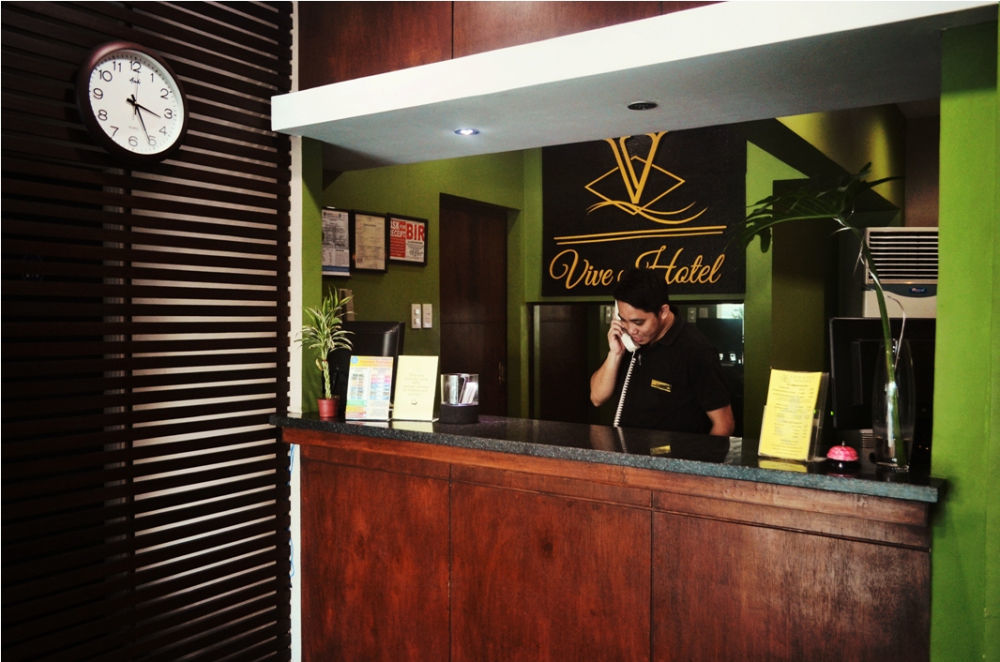 Vive Hotel Makati City Екстер'єр фото