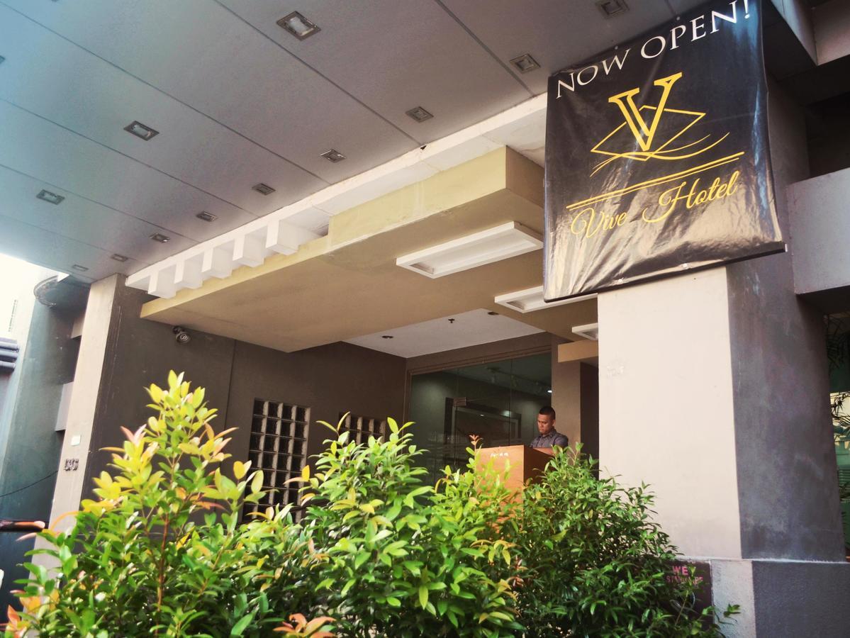 Vive Hotel Makati City Екстер'єр фото