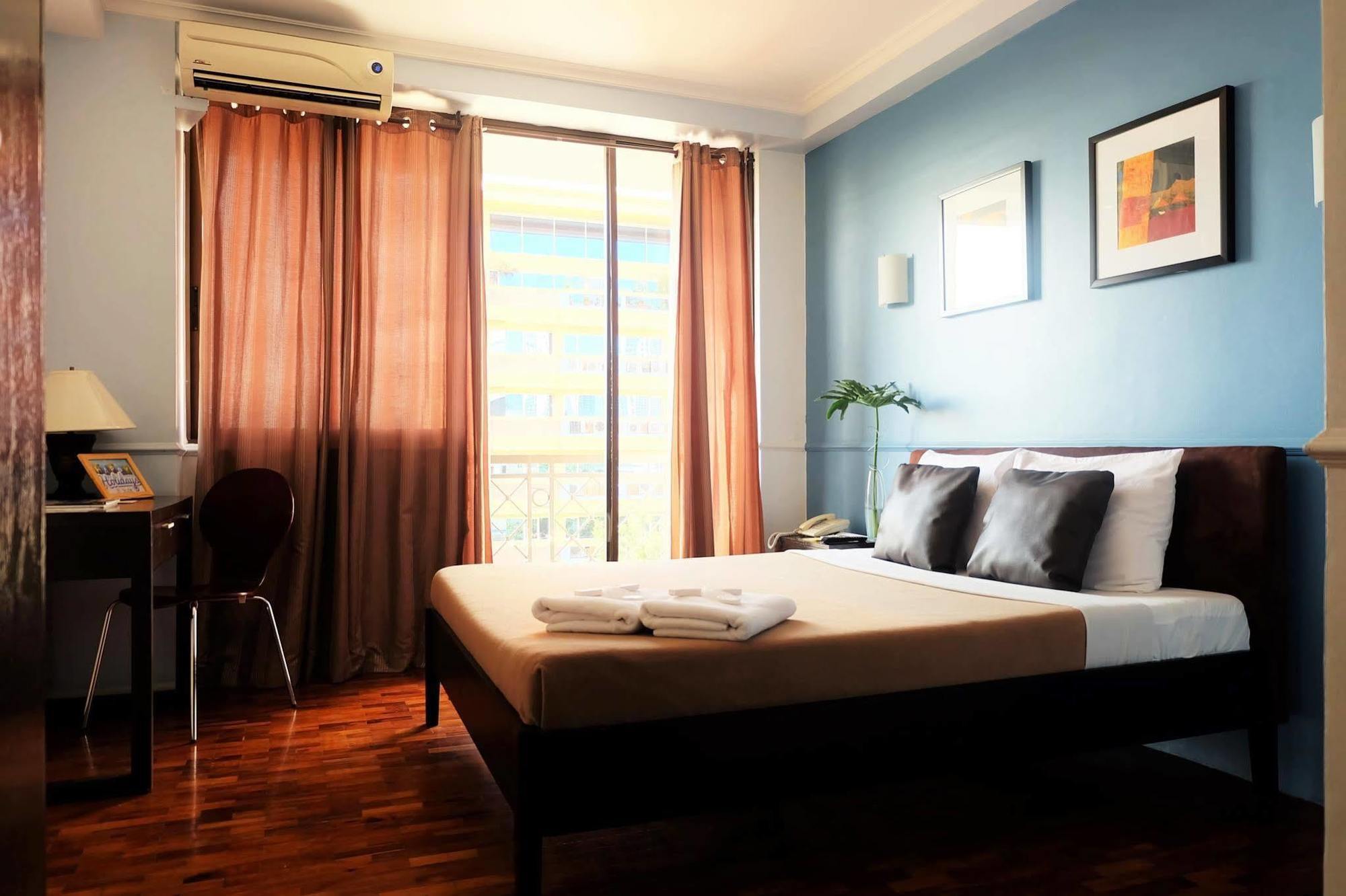Vive Hotel Makati City Екстер'єр фото